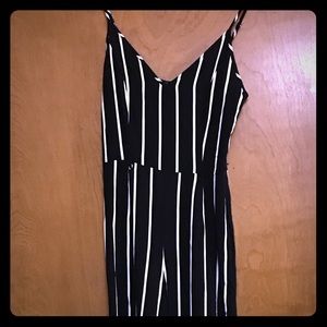 ⭐️4/$25 Forever 21 Black & White Jumpsuit (S)